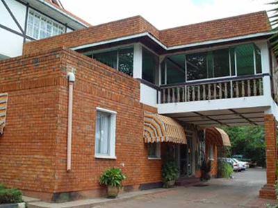 Mosa Court Apartments Кампала Экстерьер фото